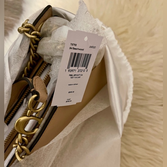 Coach Bryant Carryall - Picture 14 of 15